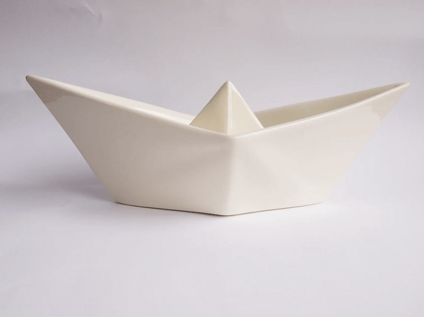 Large paper boat silicone mold for nautical decor, coastal accents, and minimalist handcrafted sculptures. Perfect for resin, plaster, soap, beeswax, and concrete.

