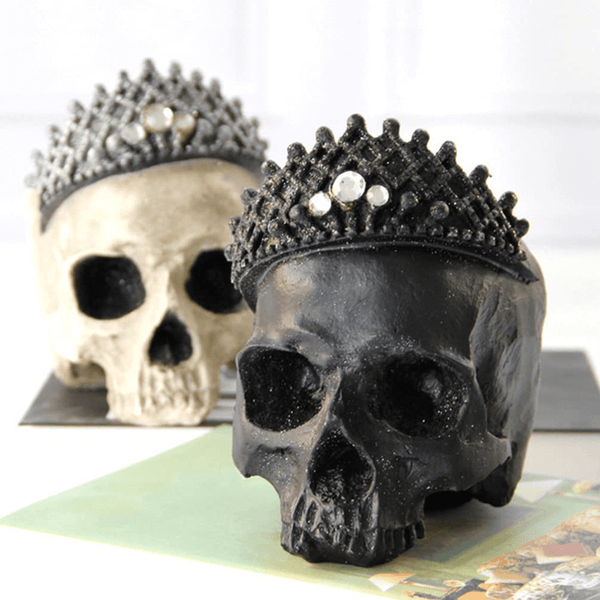 6.7 in Skull Resin, plaster, candle, soap mold 0-1