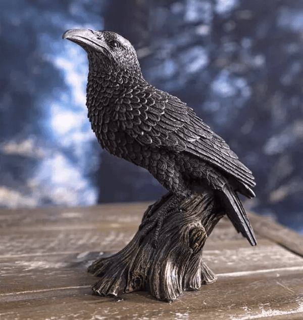  Raven crow mold with detailed feather textures, made with high-quality silicone, ideal for various craft uses.

