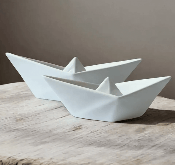Big paper boat silicone mold for nautical decor, sea-themed projects, and handmade crafts. Perfect for resin, plaster, soap, beeswax, and concrete.

