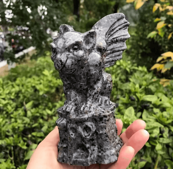  Gothic gargoyle mold with detailed wings, made from premium silicone for resin casting.

