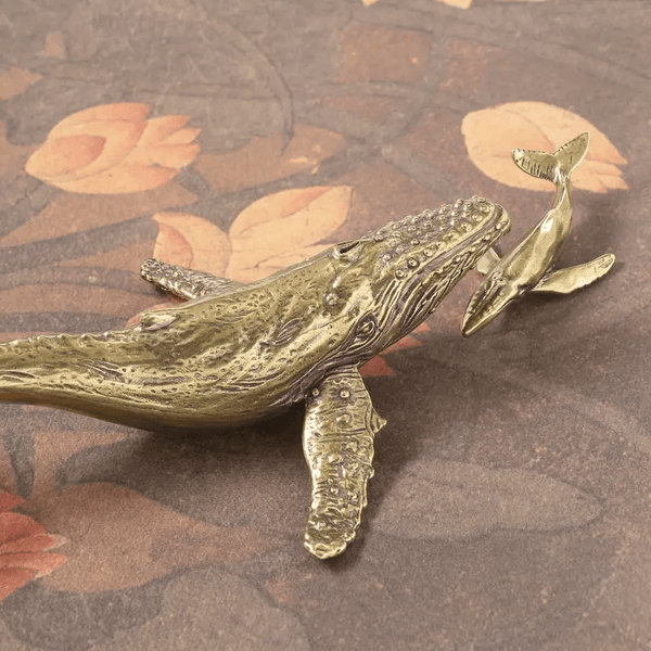 Humpback whale silicone mold for marine-themed sculptures. Perfect for resin, plaster, soap, or candle casting.

