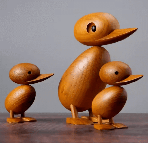 Mother duck and baby duck silicone mold set for crafting charming family sculptures in resin, plaster, soap, or candle.

